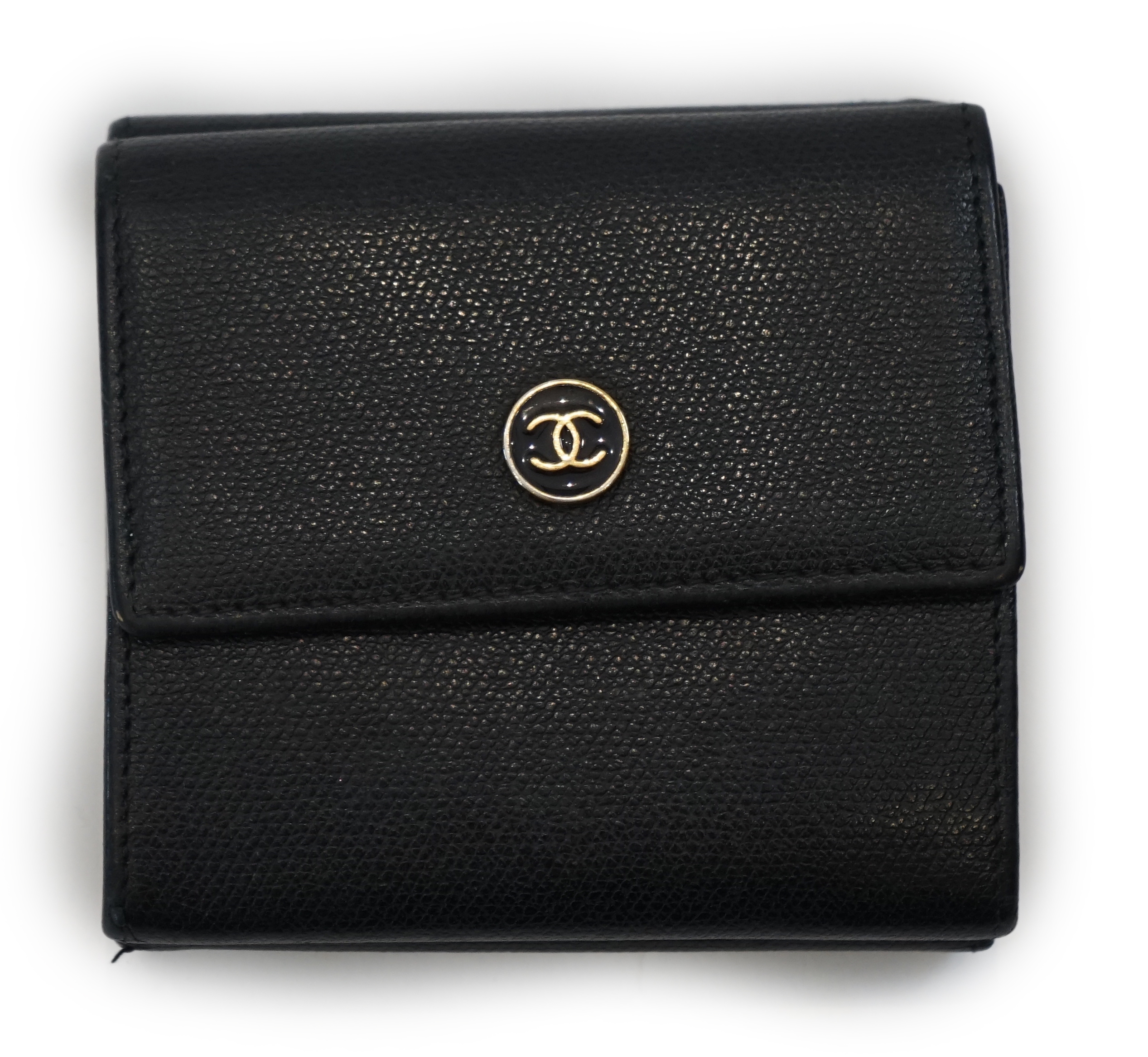 A Chanel black leather folded wallet width 10cm, depth 2cm, height 9.5cm
